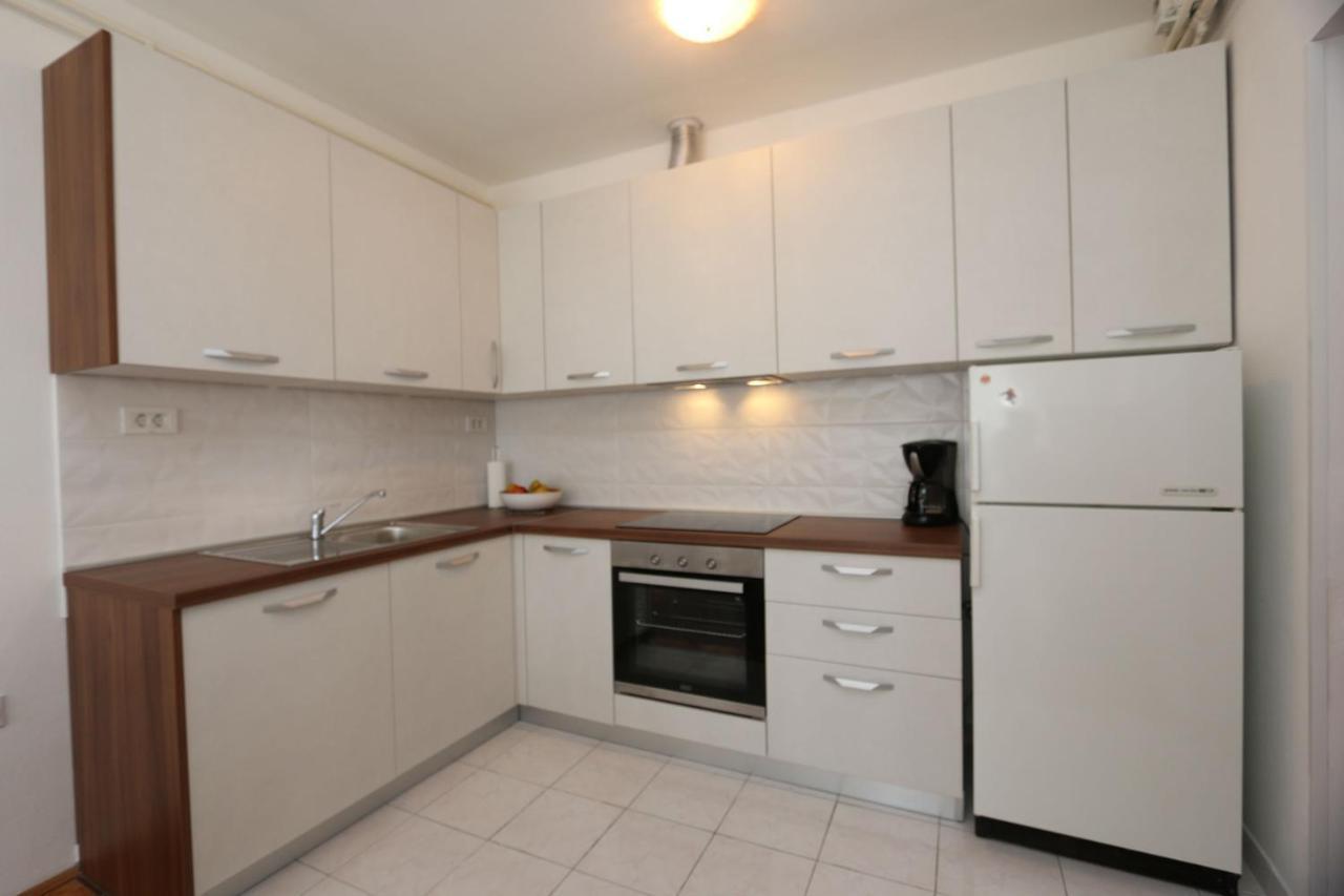 Apartments Grskovic G. Jesenovica Šilo Exterior foto